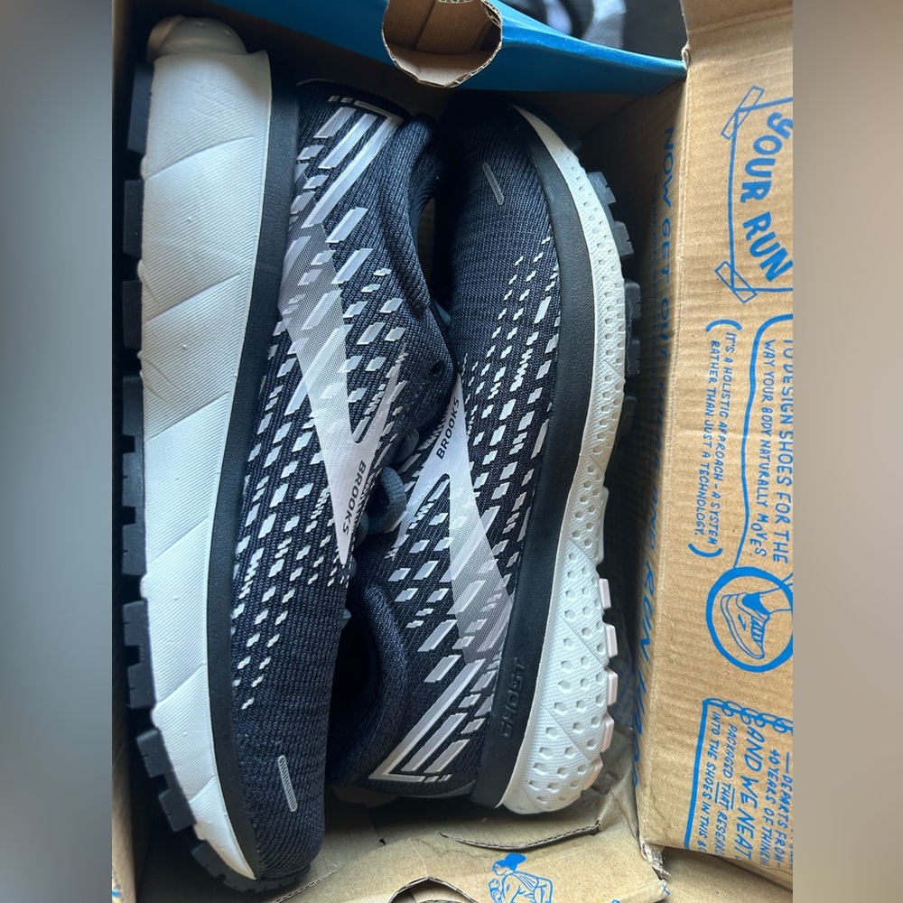 Brand new size 5.5 women